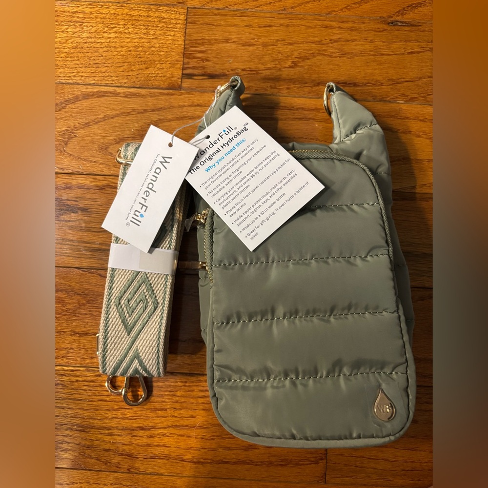Wanderfull Sage Green Hydrobag-NWT